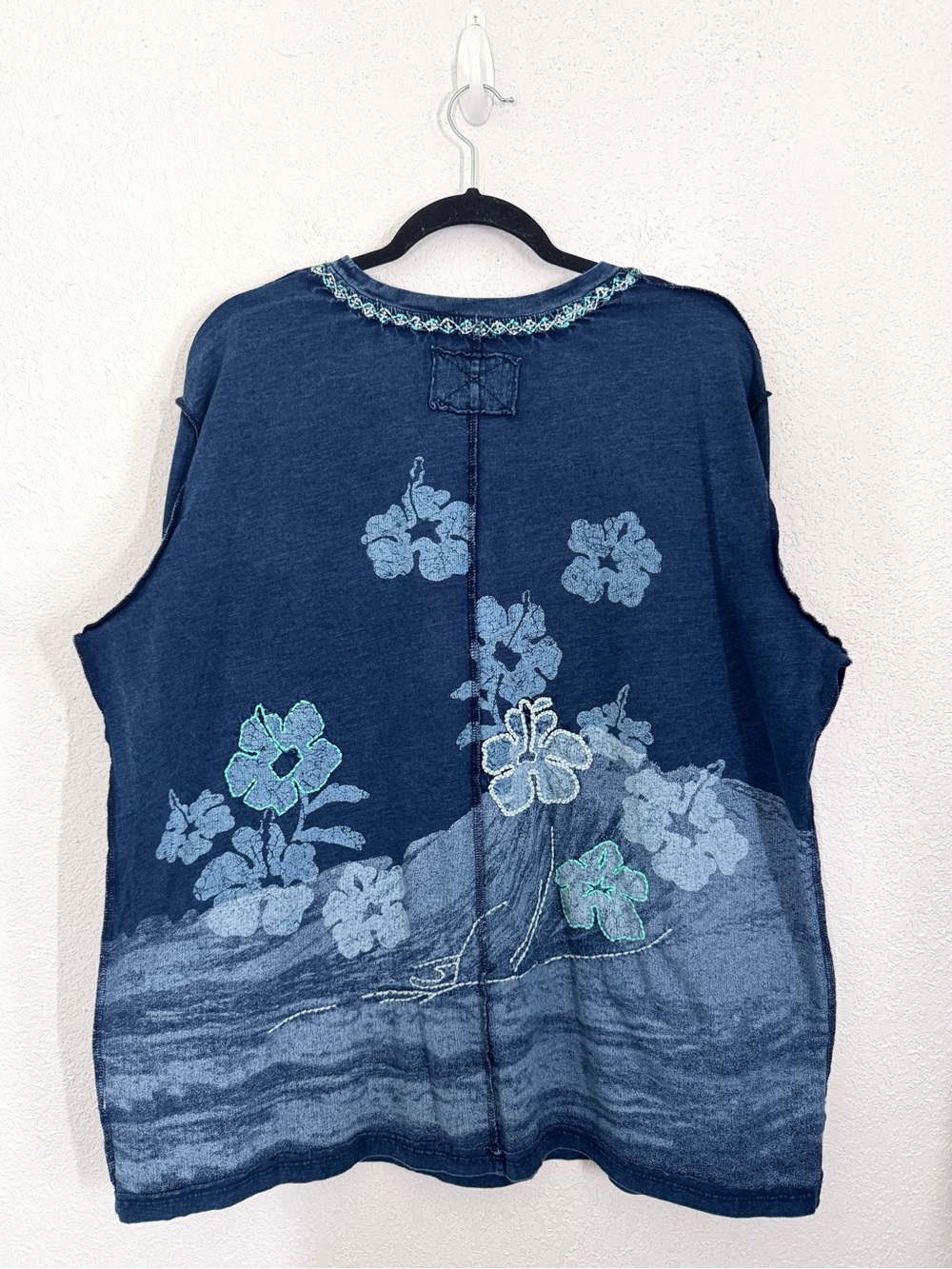 We The Free People Chasing Waves Embroidered Long Sleeve Oversized Top Small - Picture 7 of 9
